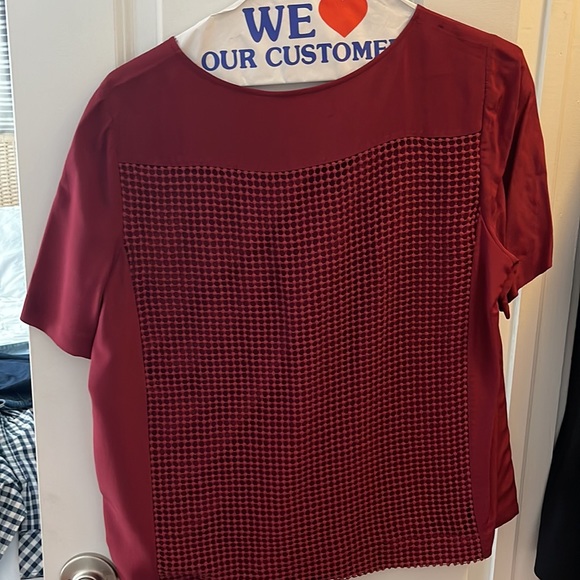 Silky blouse in beautiful color - Picture 2 of 2